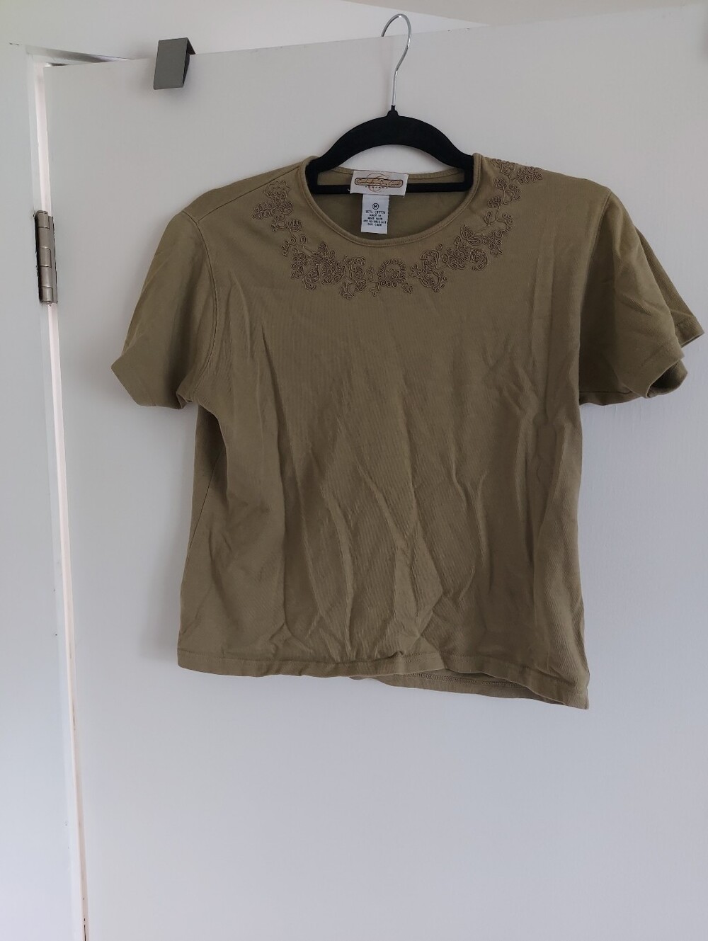 Vintage 100% Cotton Embroidered Tee Shirt Size Medium Olive Green Top Cambridge